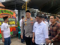 Kapolres Pinrang Melayat ke Rumah Duka, Sampaikan Belasungkawa atas Wafatnya A. Rudy Hamid