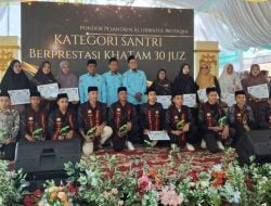 Penamatan Siswa MTs dan MA di Ponpes Al Urwatul Wustqaa Berlangsung Khidmat, Ibu Gusna Nurdin: “Momen Haru dan Kebanggaan”