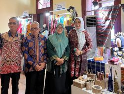 Hj.A.Sri Widiyati Irwan Menghadiri Pembukaan Pameran Warna Budaya
