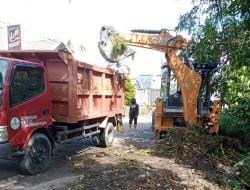 Awaluddin Maramat : Pengerukan Drainase Langkah Preventif Hadapi Cuaca Ekstrem