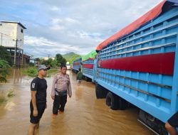 Penanganan Cepat Banjir Larompong, Polres Luwu Pastikan Keselamatan dan Kelancaran Lalu Lintas
