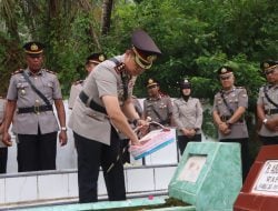 Jelang Hari Bhayangkara ke-79, Polres Luwu Laksanakan Ziarah Tabur Bunga di Taman Makam Pahlawan